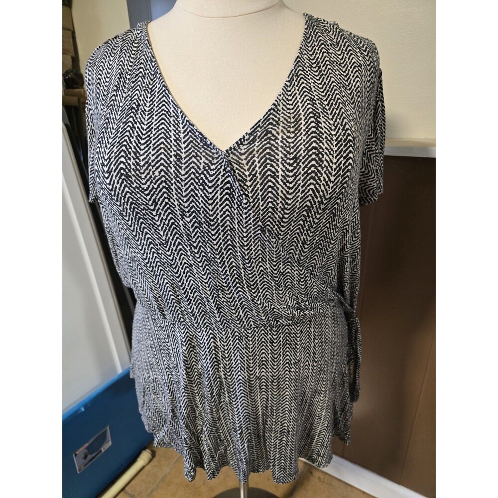 EVRI Black White Short Sleeve Women's Blouse Top Shirt Plus Size 3X Stretchy